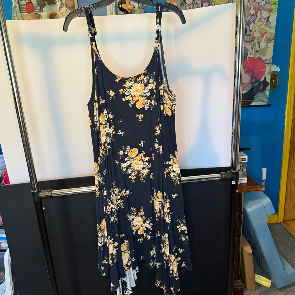 Torrid Jersey Handkerchief Navy Floral Dress Size: 4 - Picture 5 of 7